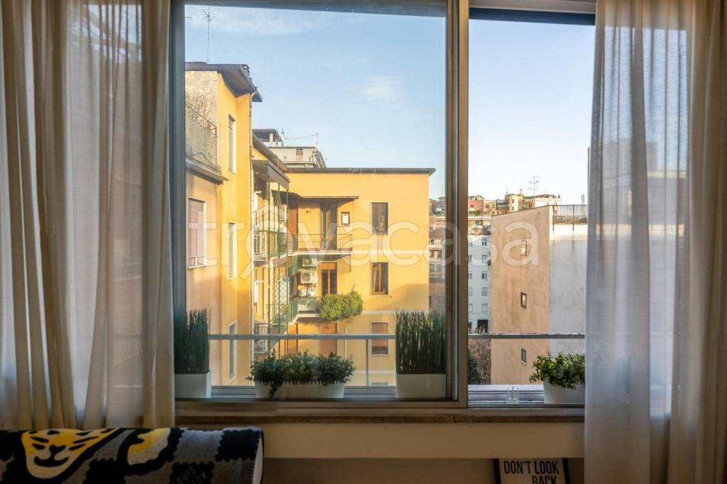 appartamento in vendita a Milano in zona Porta Nuova