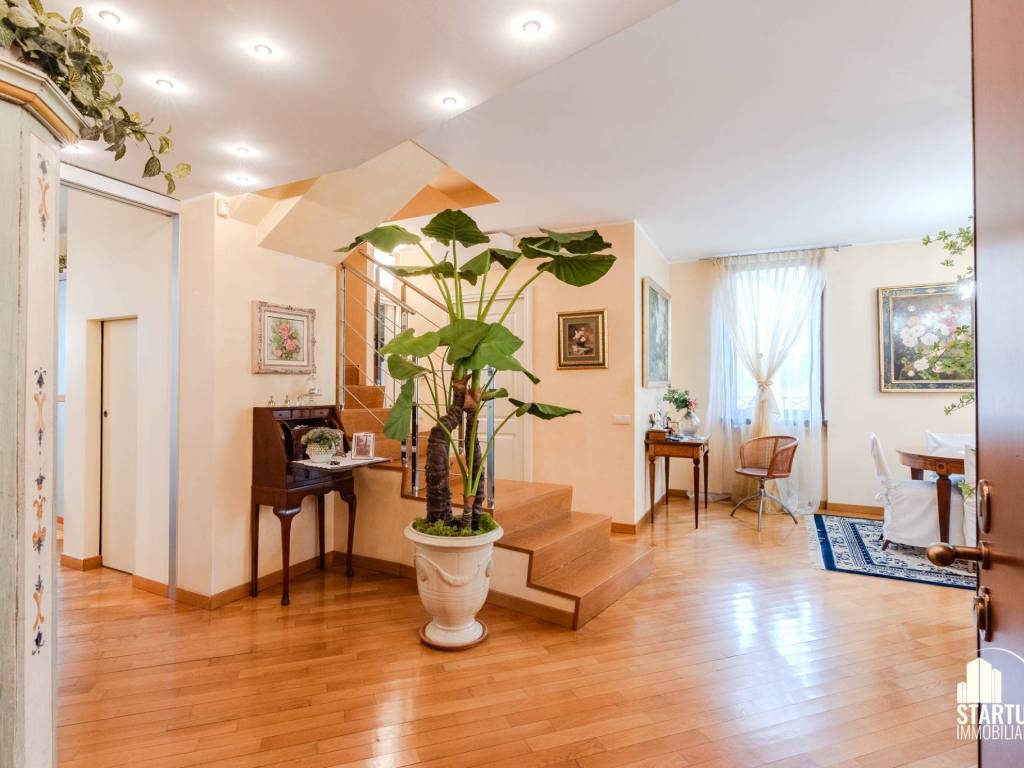 appartamento in vendita a Milano in zona Piazzale Lodi