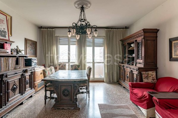 appartamento in vendita a Milano in zona Gallaratese