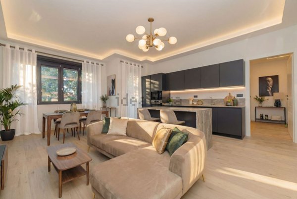 appartamento in vendita a Milano in zona Bocconi