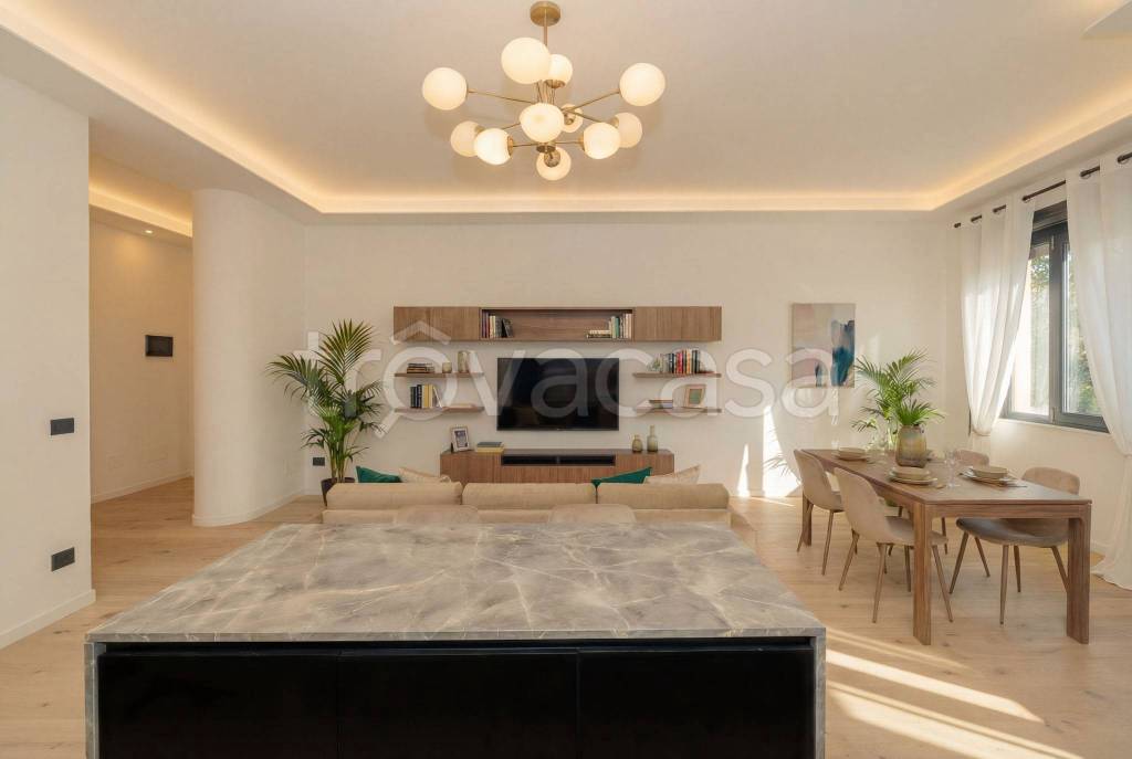 appartamento in vendita a Milano in zona Bocconi