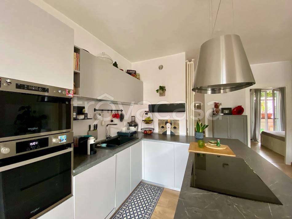 appartamento in vendita a Milano in zona Sempione