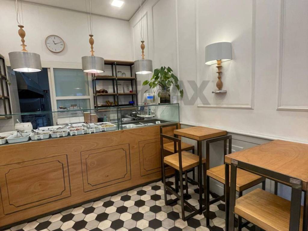 negozio in vendita a Milano in zona Porta Romana