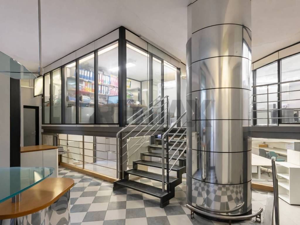 ufficio in vendita a Milano in zona Chiesa Rossa