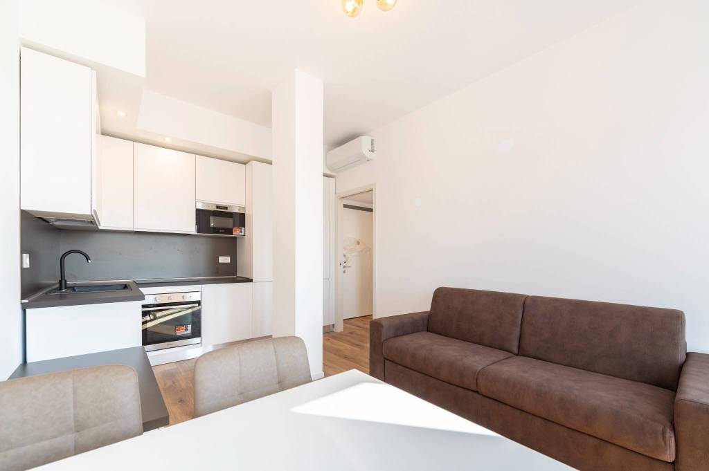 appartamento in vendita a Milano in zona Lorenteggio