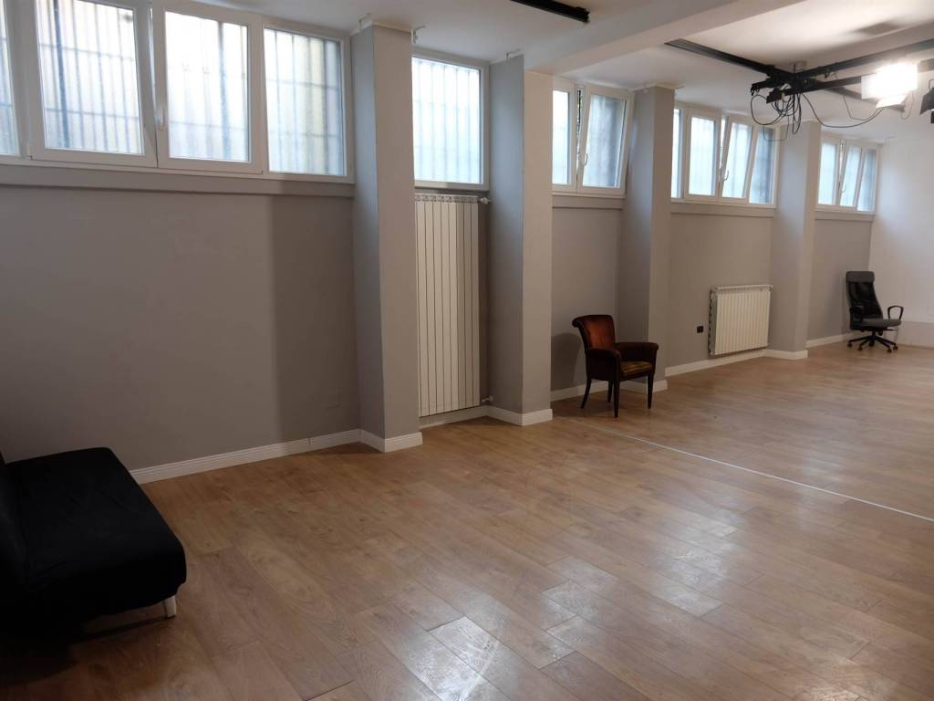 ufficio in vendita a Milano in zona Lambrate