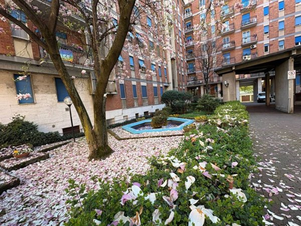 appartamento in vendita a Milano in zona Corvetto
