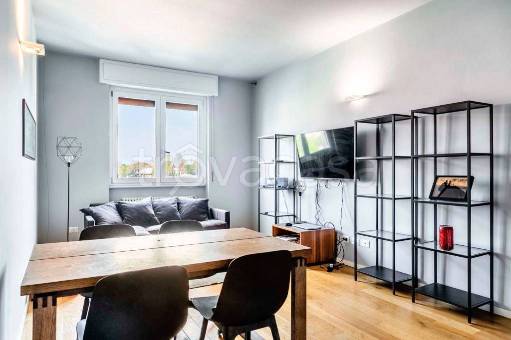 appartamento in vendita a Milano in zona Ghisolfa