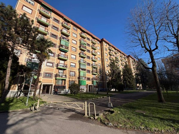 appartamento in vendita a Milano in zona Gallaratese