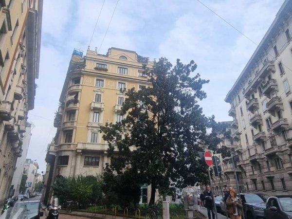 appartamento in vendita a Milano in zona Guastalla