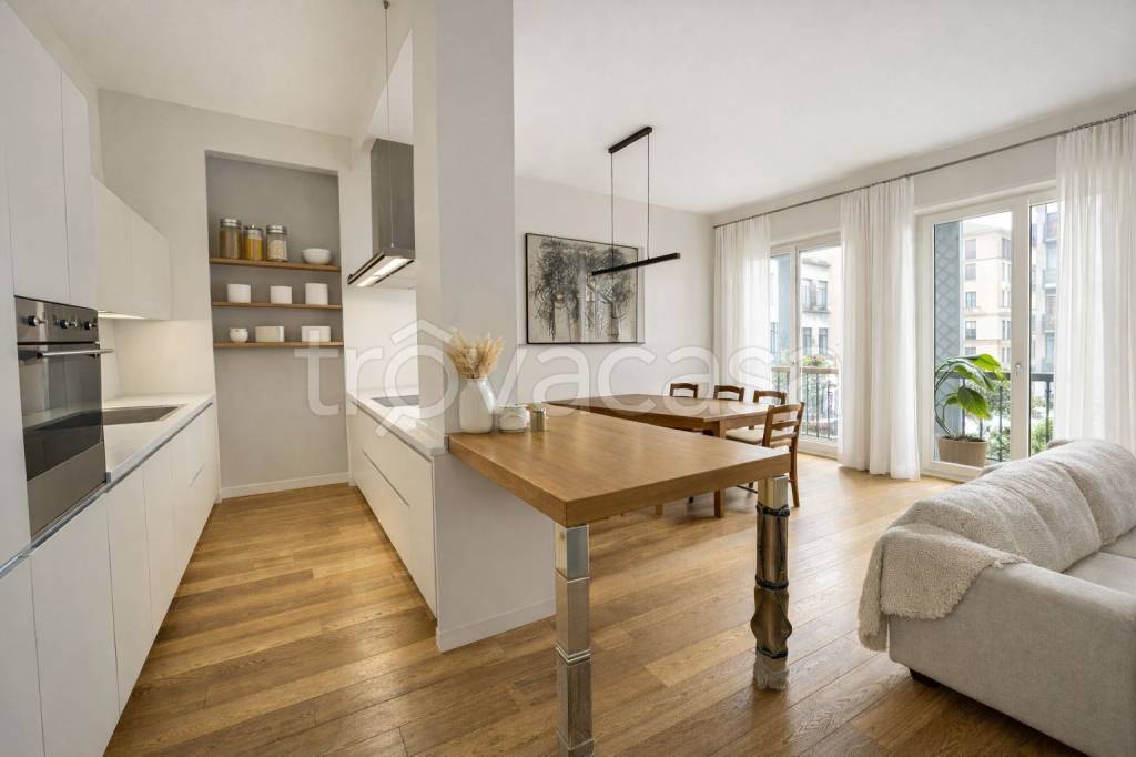 appartamento in vendita a Milano in zona Isola