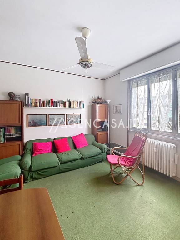 appartamento in vendita a Milano in zona Lorenteggio