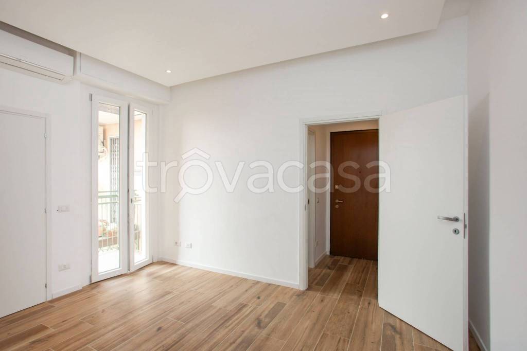 appartamento in vendita a Milano in zona Porta Genova