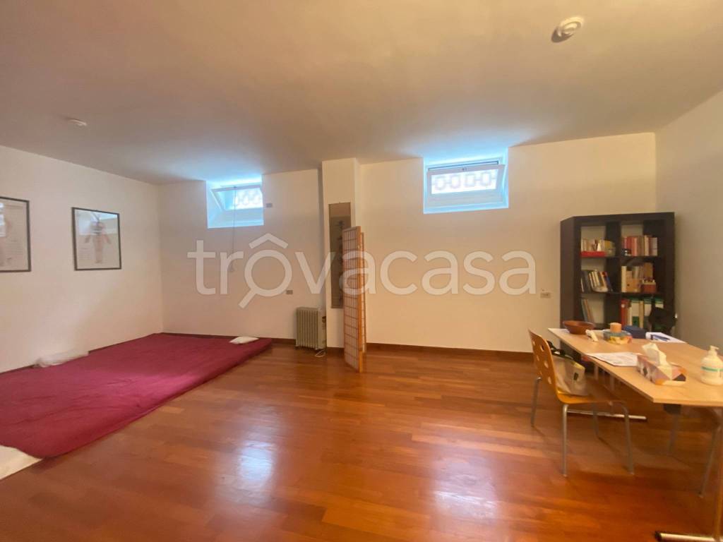 appartamento in vendita a Milano in zona Parco Solari