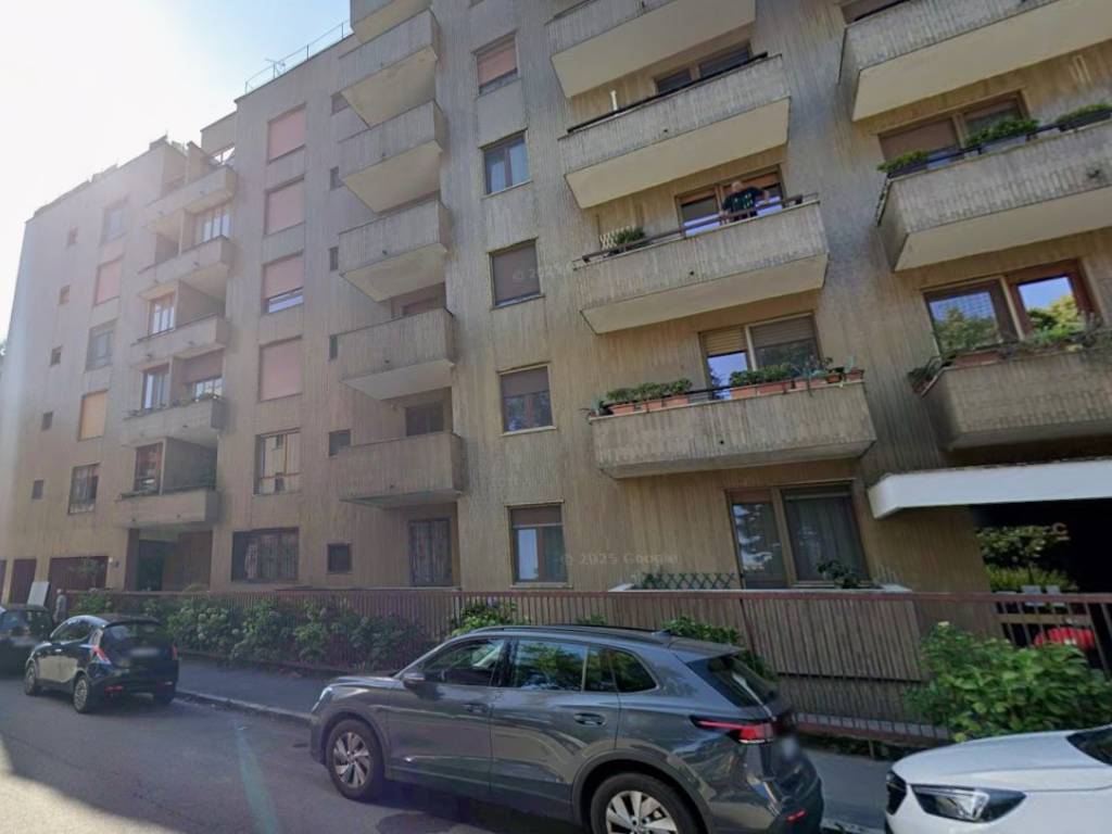 appartamento in vendita a Milano in zona Vigentino