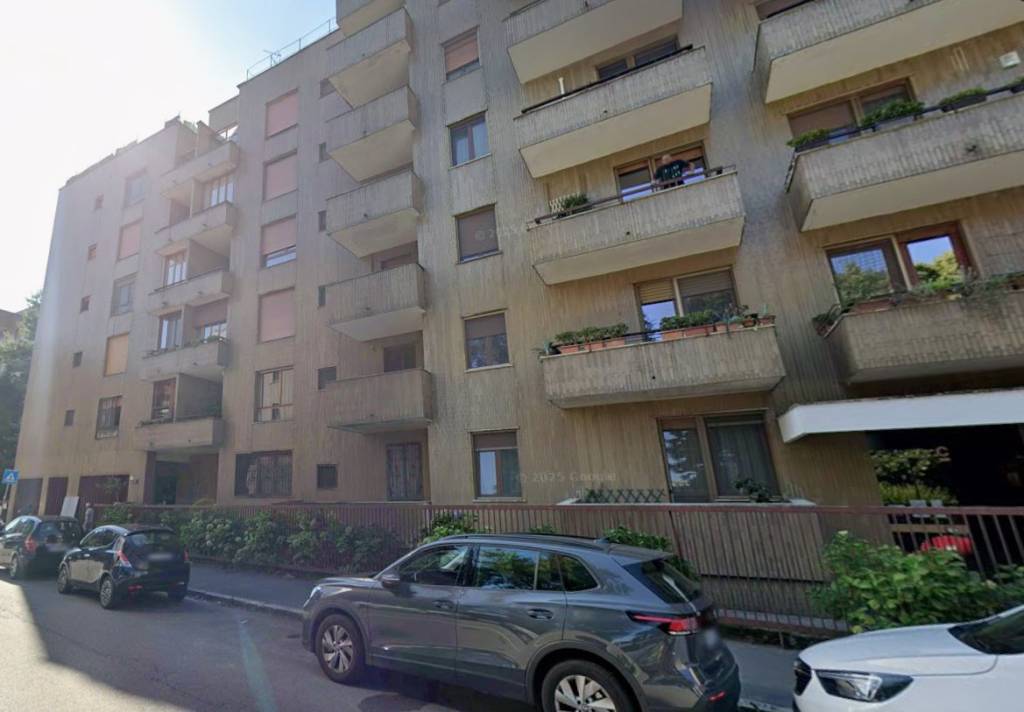 appartamento in vendita a Milano in zona Vigentino
