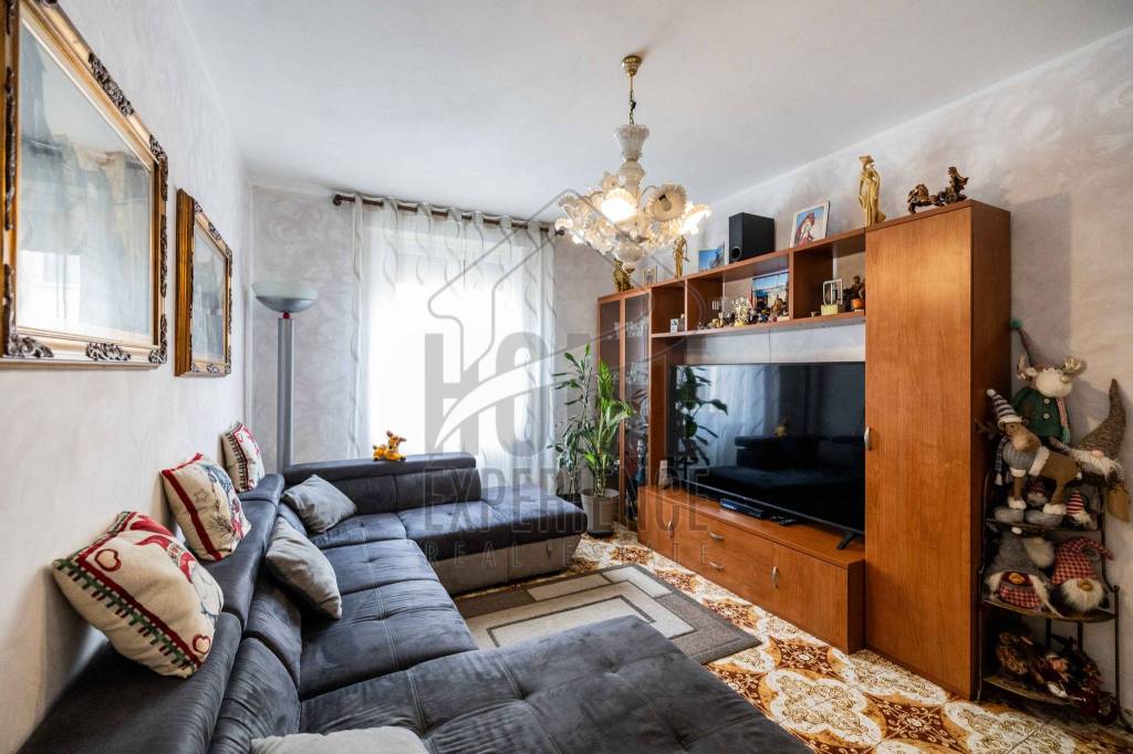 appartamento in vendita a Milano in zona Dergano