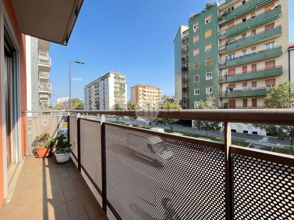 appartamento in vendita a Milano in zona Affori