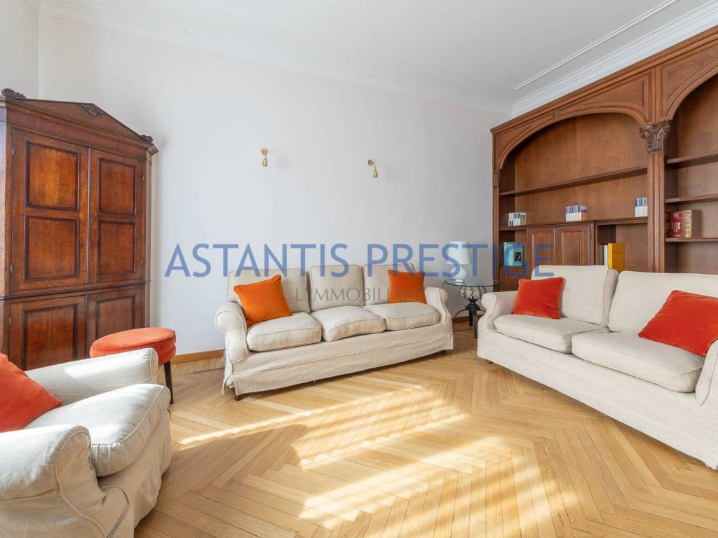 appartamento in vendita a Milano in zona Sempione