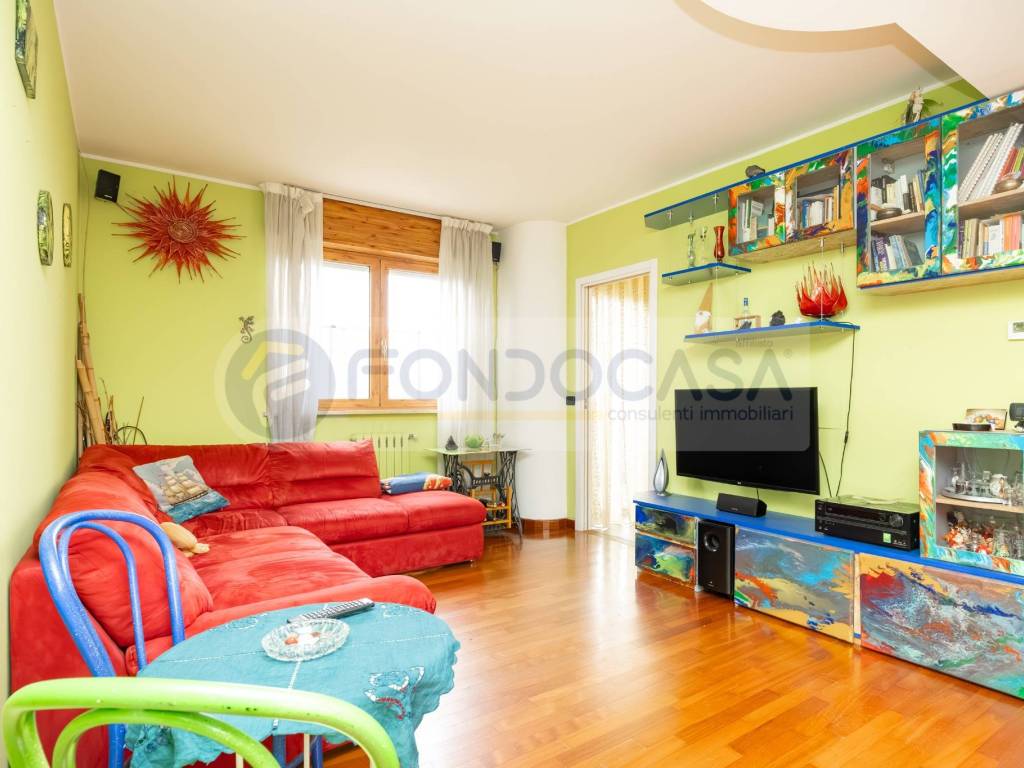 appartamento in vendita a Milano in zona Adriano