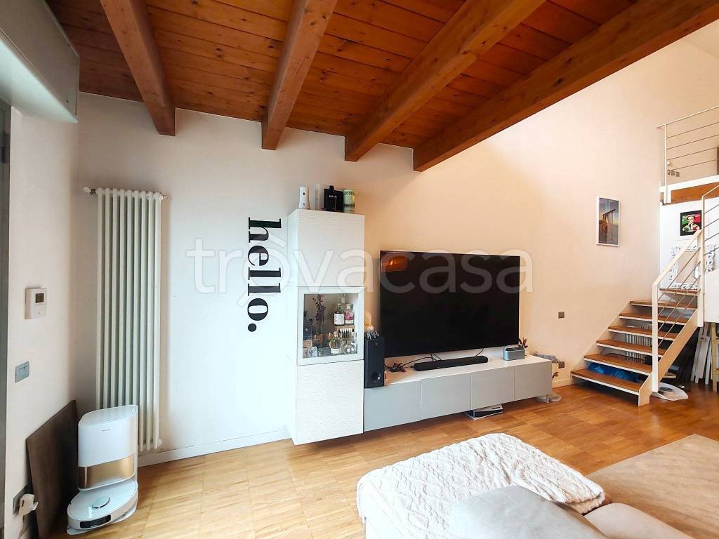 appartamento in vendita a Milano in zona Piazzale Lodi