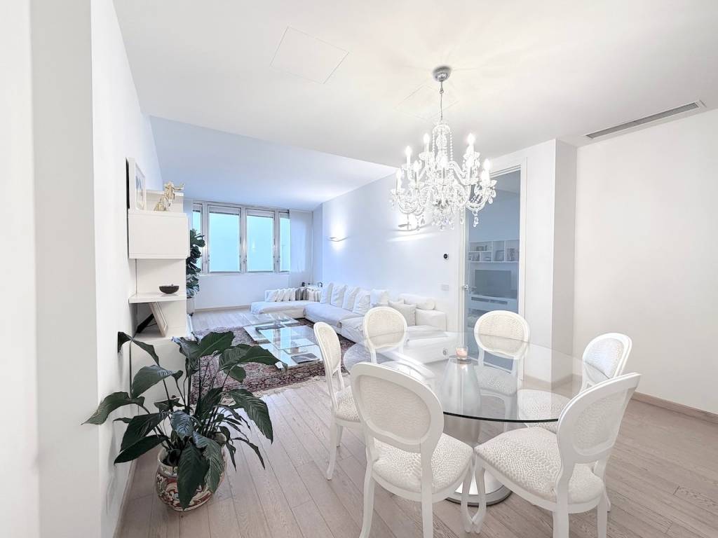 appartamento in vendita a Milano in zona Centro Direzionale