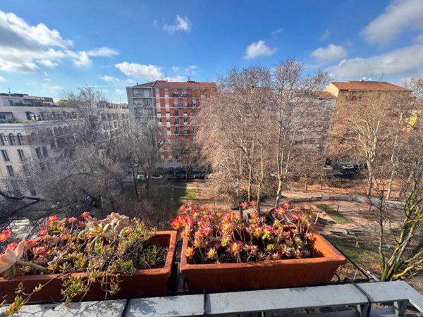 appartamento in vendita a Milano in zona Solari