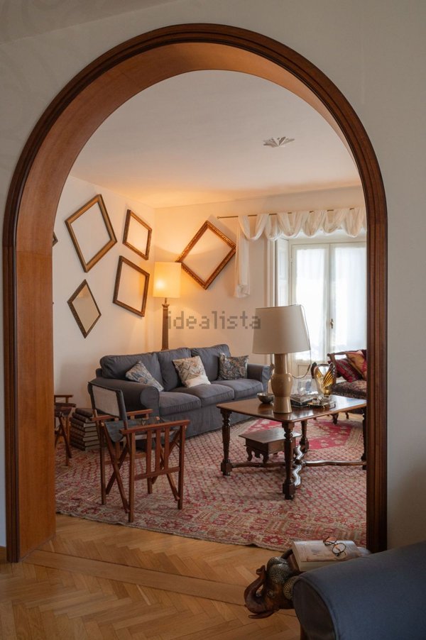 appartamento in vendita a Milano in zona Cadorna