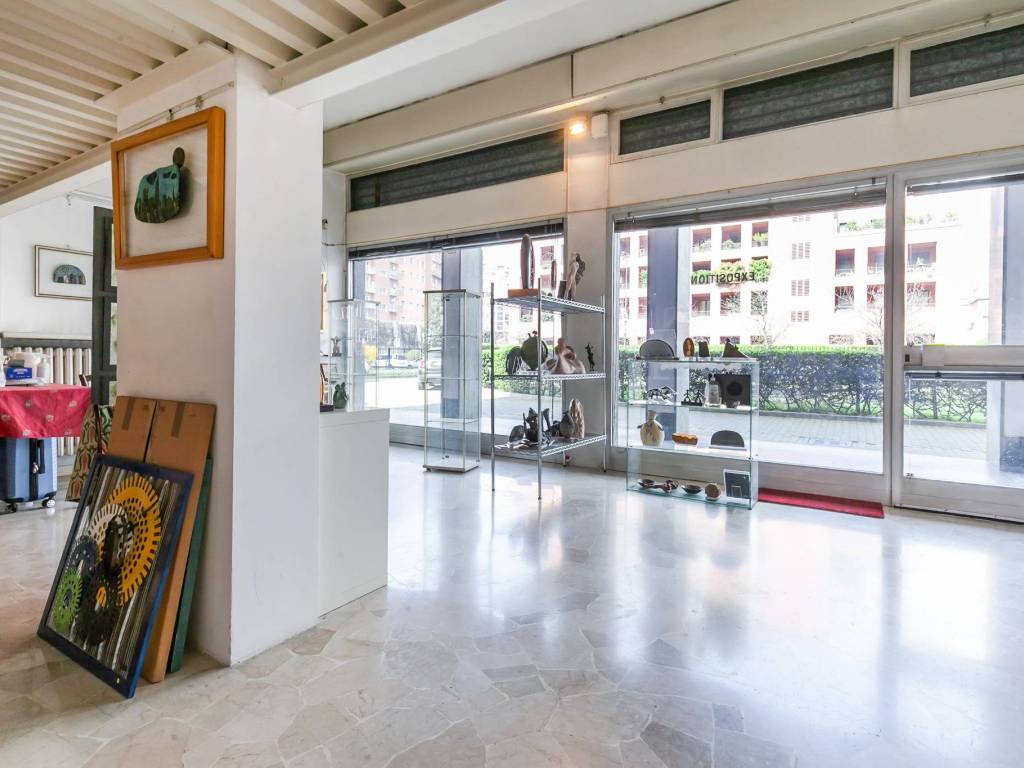 negozio in vendita a Milano in zona Solari