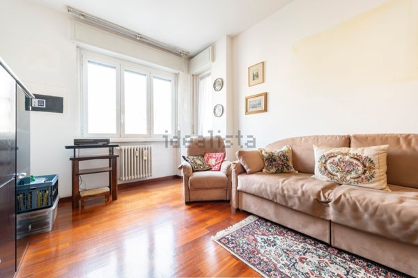 appartamento in vendita a Milano in zona Lorenteggio