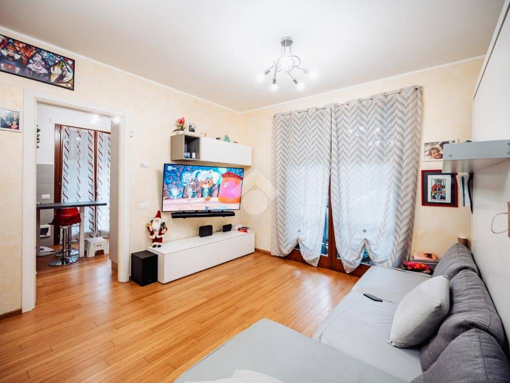 appartamento in vendita a Milano in zona Baggio