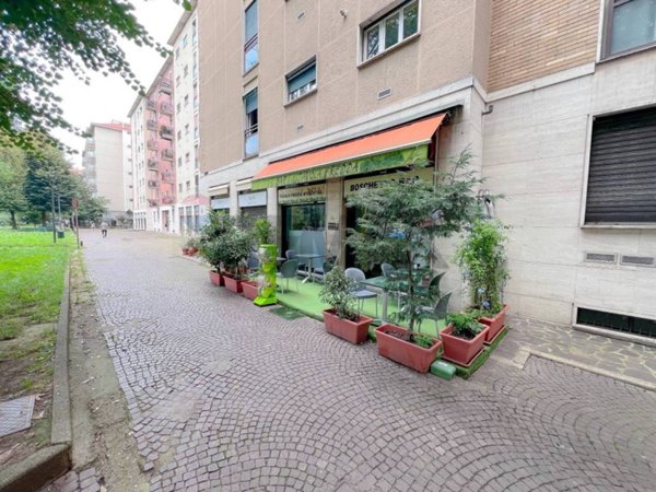 negozio in vendita a Milano in zona Maciachini