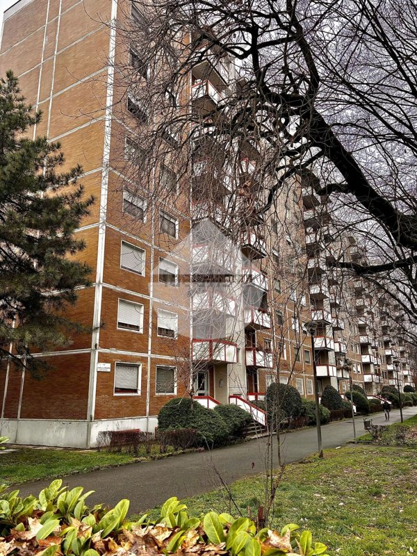 appartamento in vendita a Milano in zona Gratosoglio