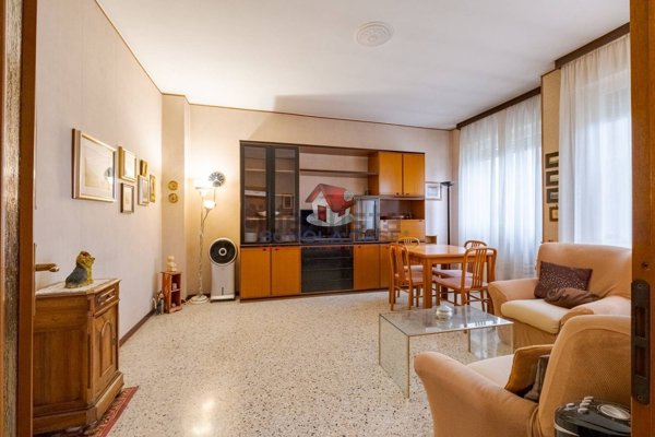 appartamento in vendita a Milano in zona Gallaratese