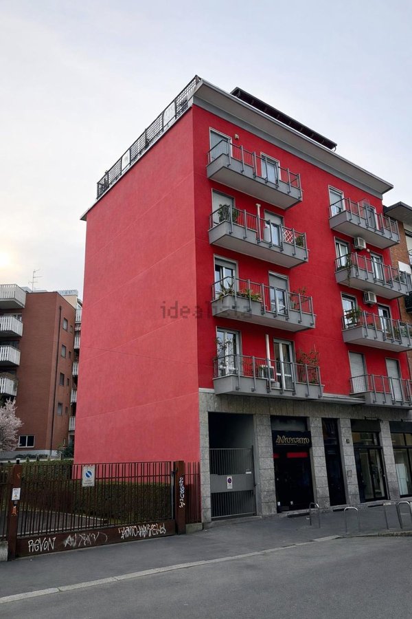 appartamento in vendita a Milano in zona Famagosta
