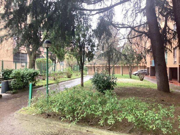 appartamento in vendita a Milano in zona Montalbino