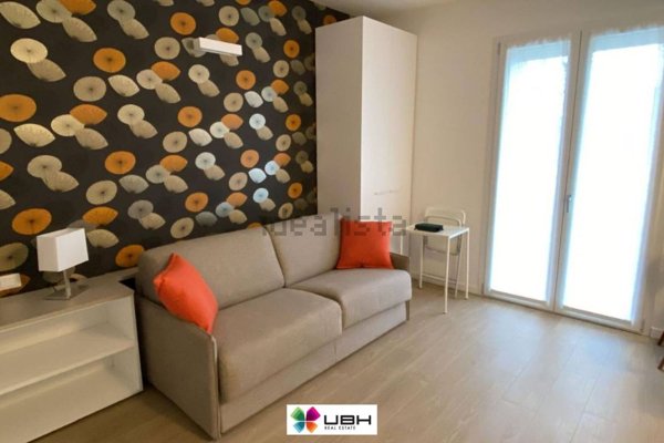 appartamento in vendita a Milano in zona Lorenteggio