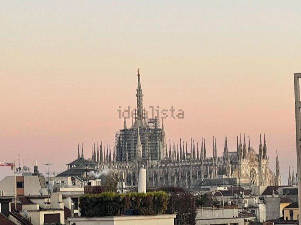 appartamento in vendita a Milano in zona Cadorna