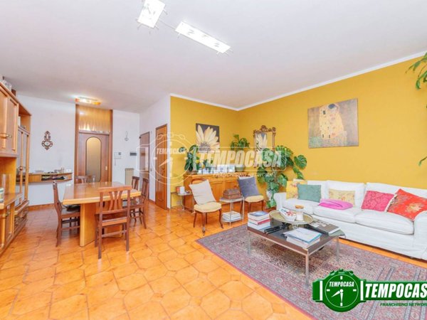 appartamento in vendita a Milano in zona Baggio