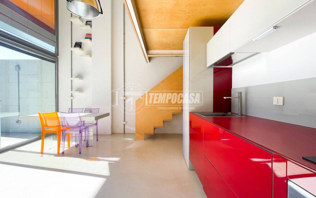 appartamento in vendita a Milano in zona Lambrate