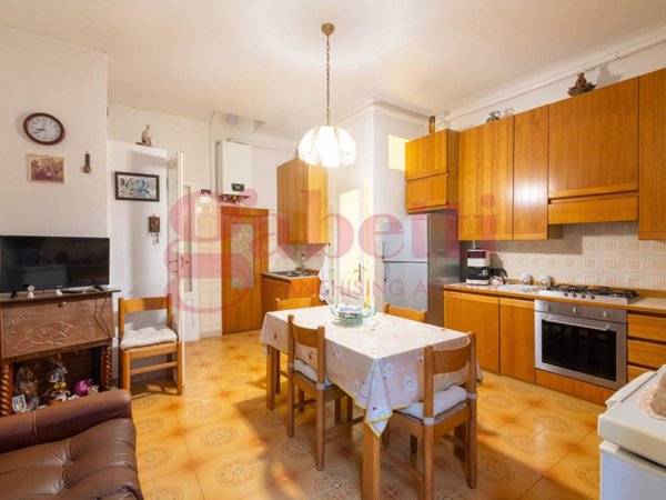 appartamento in vendita a Milano in zona Morivione