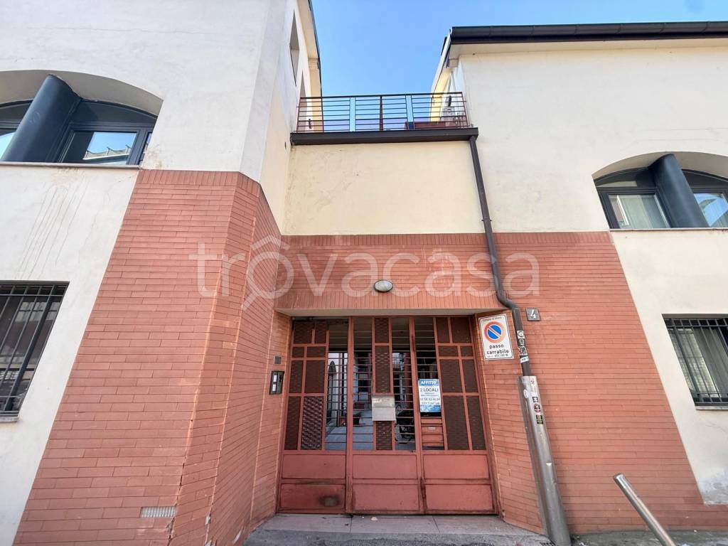 appartamento in vendita a Milano in zona Vigentino