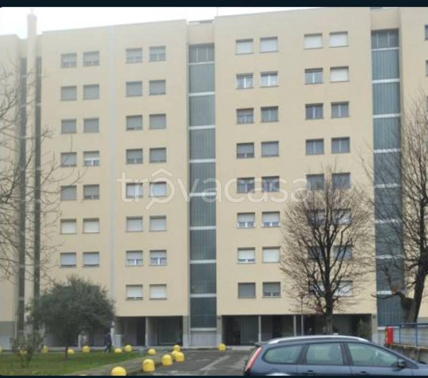 appartamento in vendita a Milano in zona Corvetto