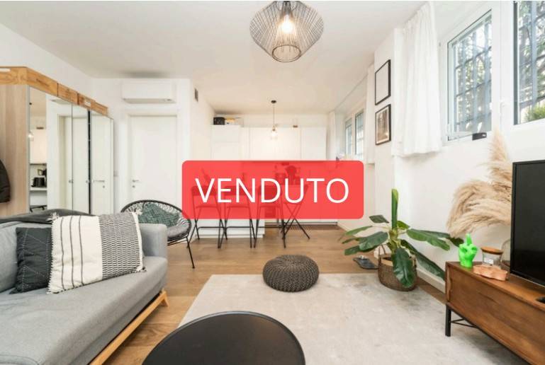 appartamento in vendita a Milano in zona Guastalla