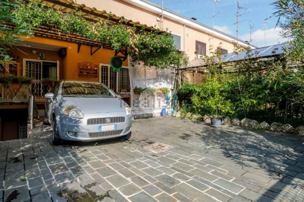 casa indipendente in vendita a Milano in zona QT8