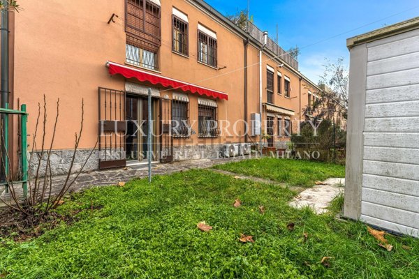 appartamento in vendita a Milano in zona QT8