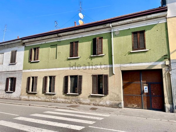 appartamento in vendita a Milano in zona Baggio