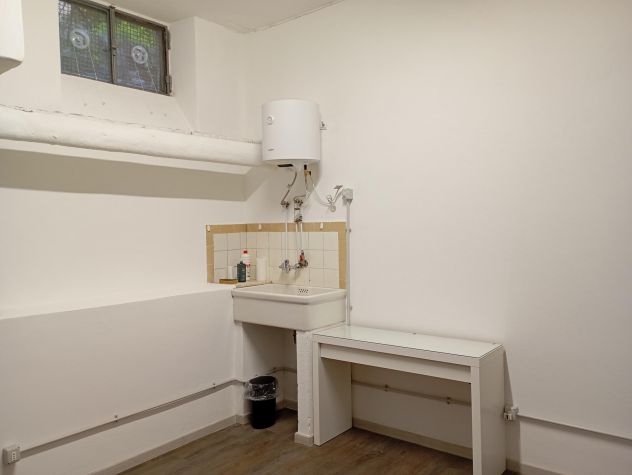 locale commerciale in vendita a Milano in zona Porta Venezia