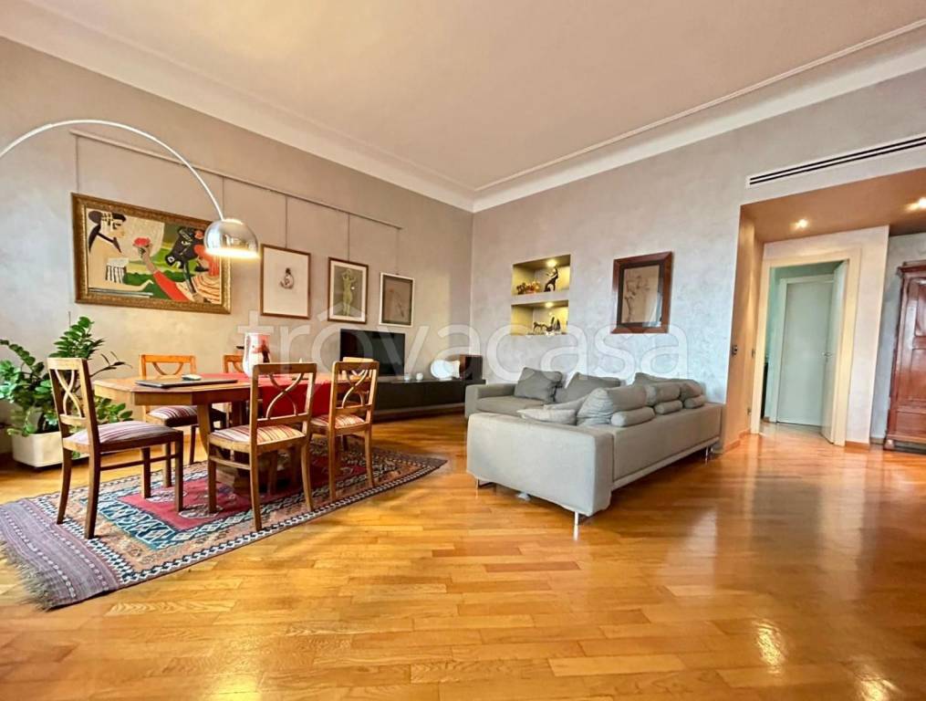 appartamento in vendita a Milano in zona Città Studi