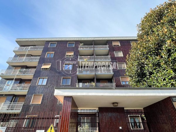 appartamento in vendita a Milano in zona Lambrate